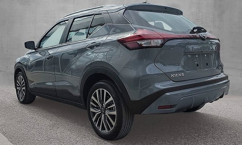 2024 Nissan Kicks Sv...