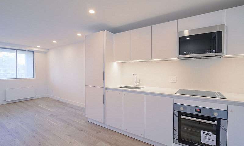 Modern One Bedroom A...