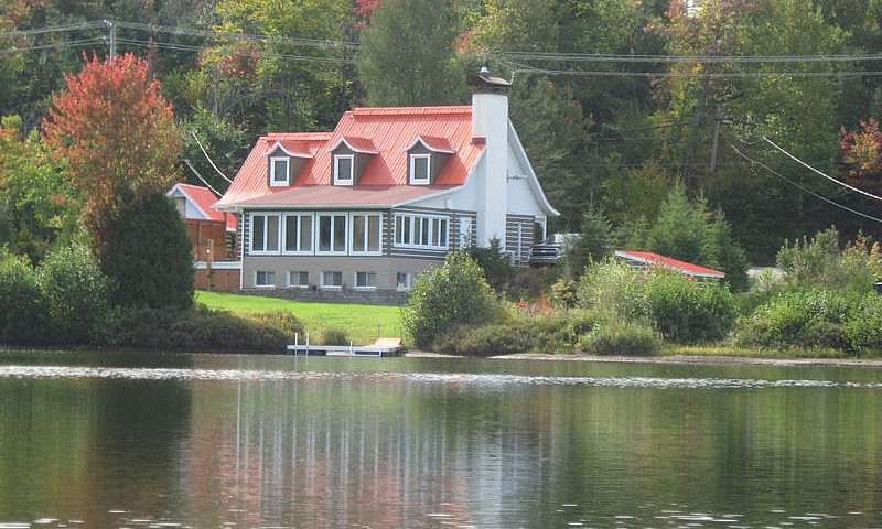 $725,000 - 1 1/2 Sto...