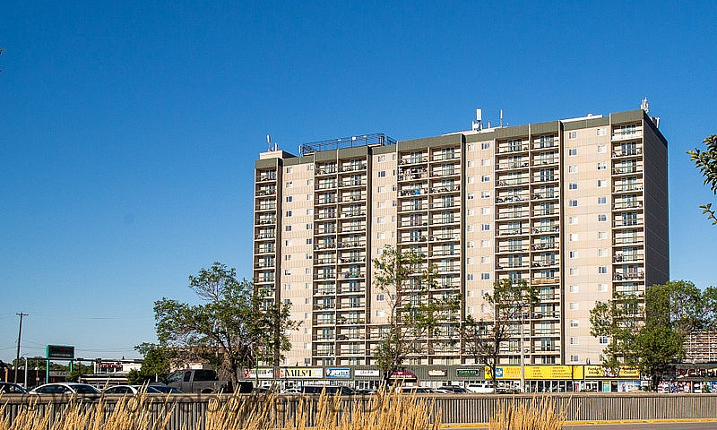Towers Of Polo Park:...