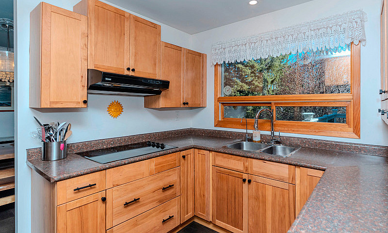 ***3466 Rosslyn Road...