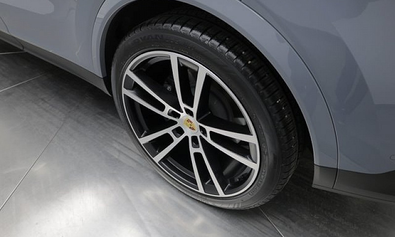 2024 Porsche Cayenne...
