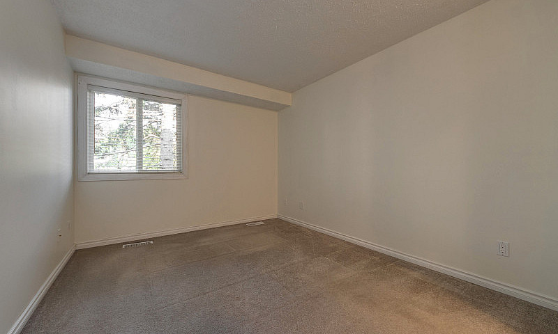 Well-Maintained Cond...