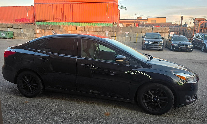 2016 Ford Focus Se *...