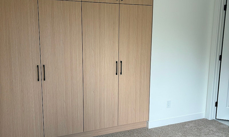 3Bed Townhouse + 1Be...