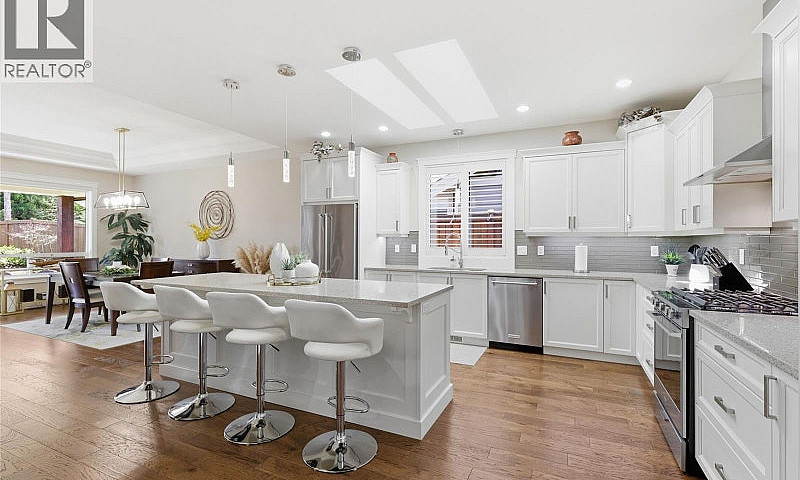 158 Skylark Ave Park...