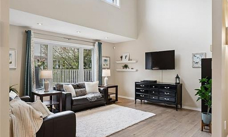 8 Walker Way Guelph,...