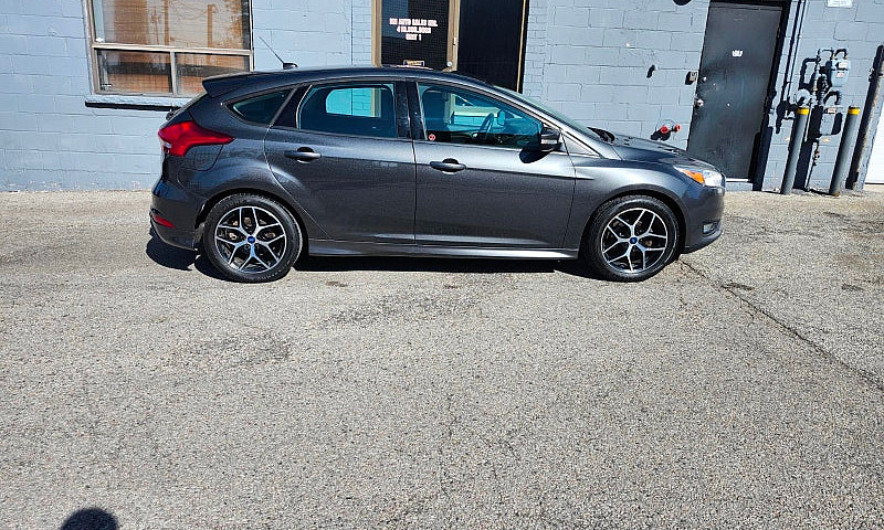2017 Ford Focus Se *...
