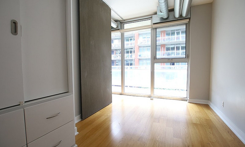 Bright & Spacious 1 ...