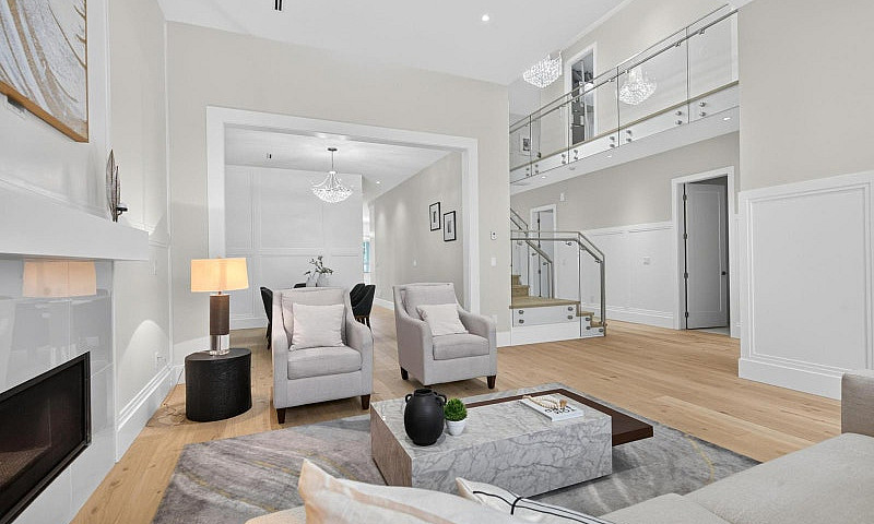 15668 82A Avenue Sur...