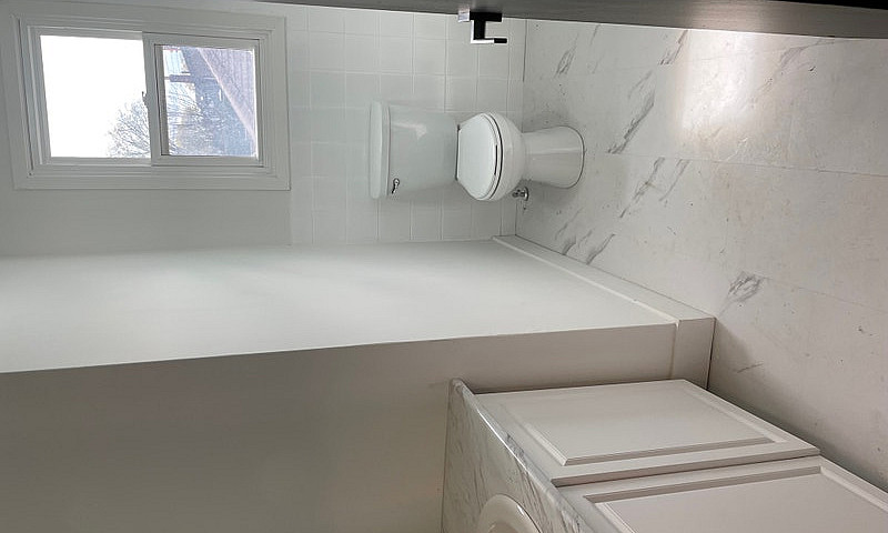 2 Bedroom Upper Leve...