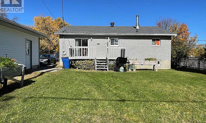 401 Lakeview Avenue ...