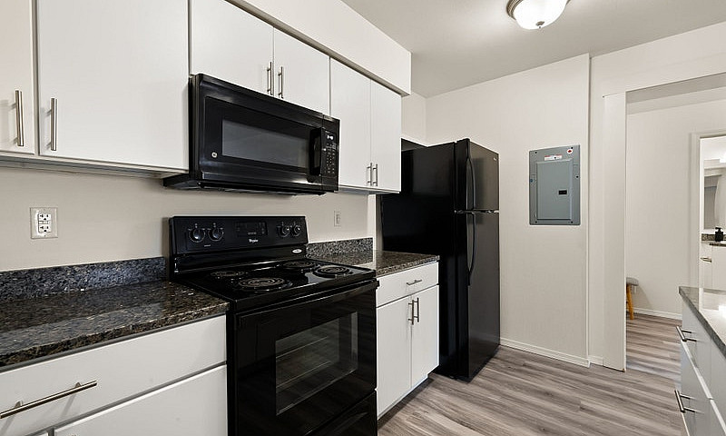 1 Bedroom, 1 Bathroo...