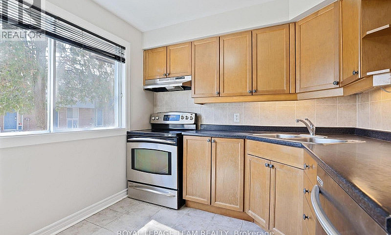 2942 Fairlea Crescen...