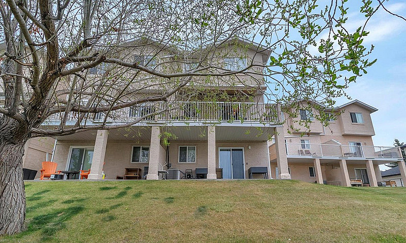 Just Listed!! 2 Bdrm...
