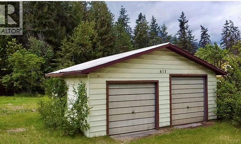 611 Slocan Street Sl...