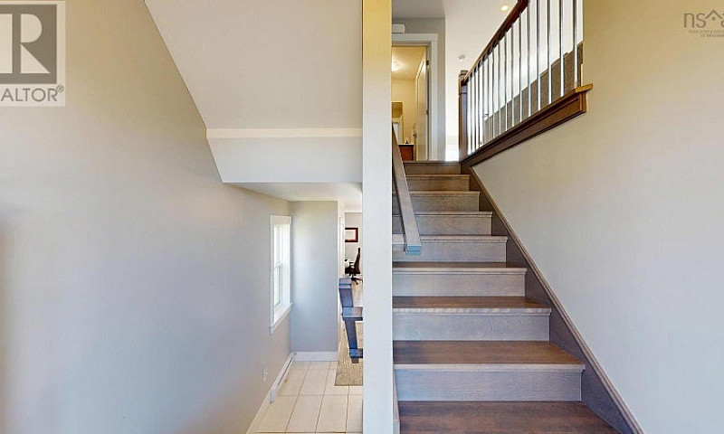16 Sam Crescent Elms...