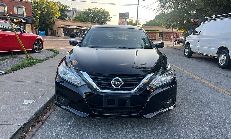 2017 Nissan Altima 2...