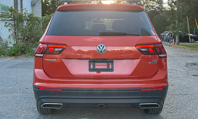 2018 Volkswagen Tigu...