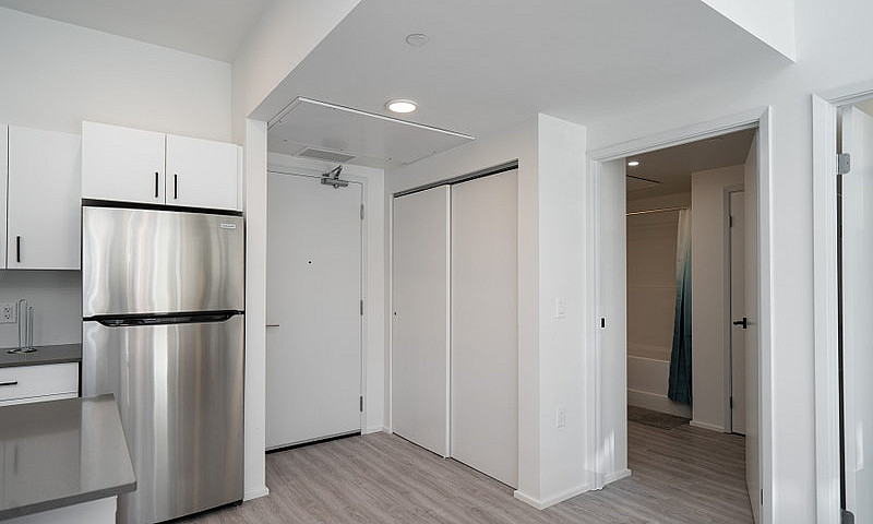 Modern 1Br/1.5Bath I...