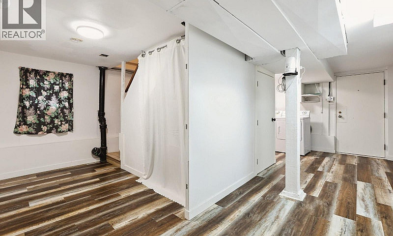 3174 W 10Th Avenue V...