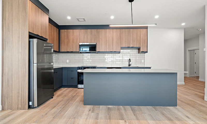 Bright & Spacious 3-...