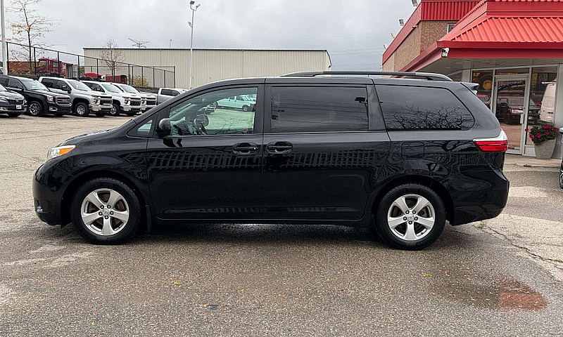 2017 Toyota Sienna L...