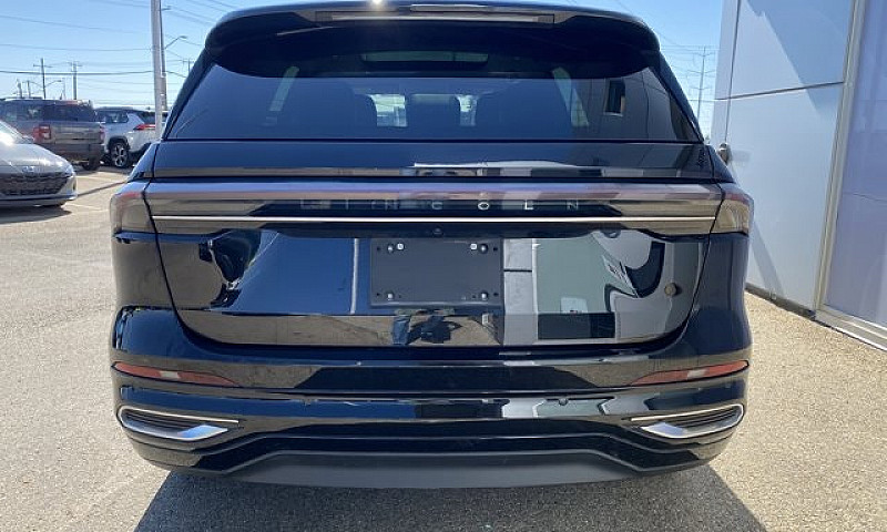 2025 Lincoln Nautilu...