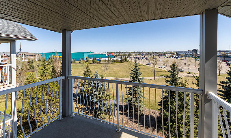 Top Floor Condo In S...