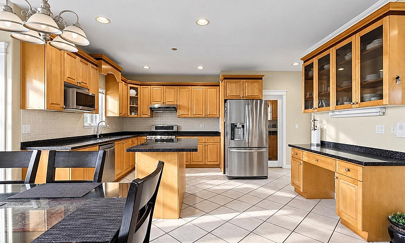 14577 80B Avenue Sur...