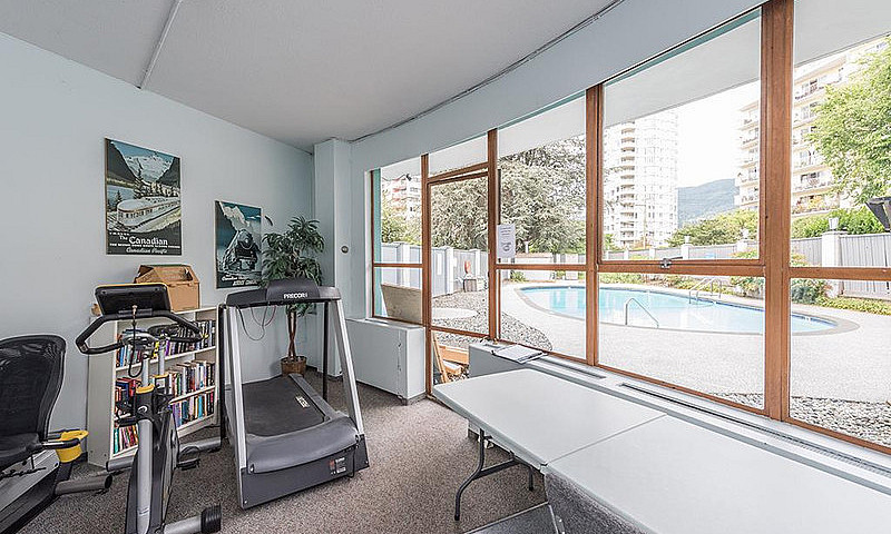 Studio Apartment For...