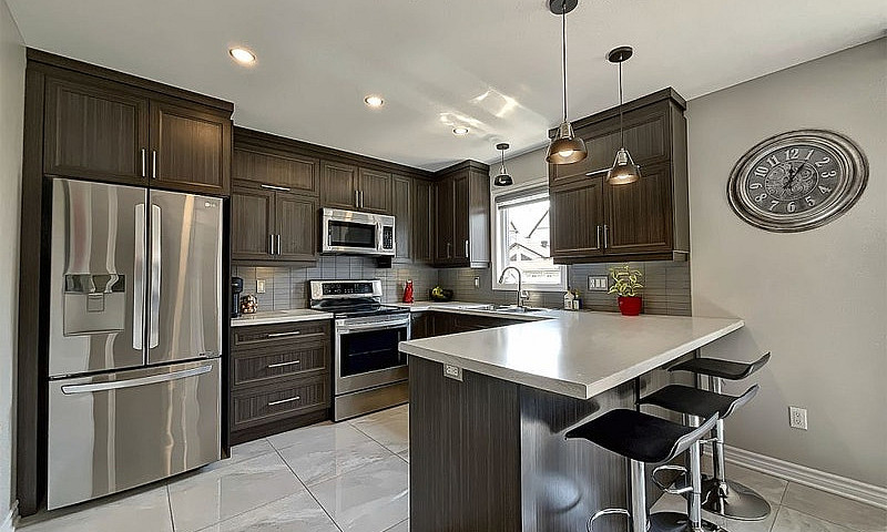 $498,000 - Semi-Deta...