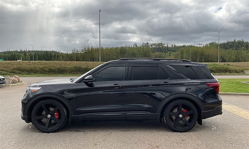 2023 Ford Explorer S...