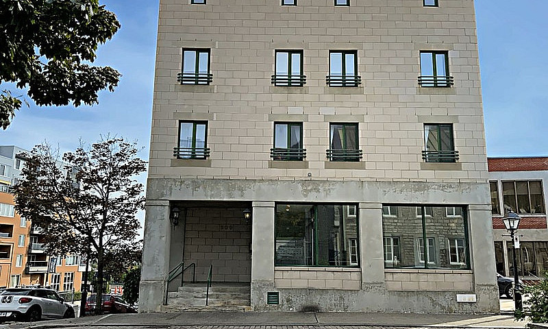 $379,900 - Loft For ...