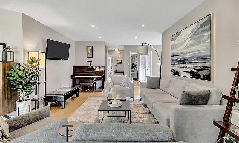 4-Bedroom House In R...