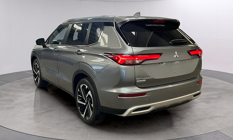2024 Mitsubishi Outl...