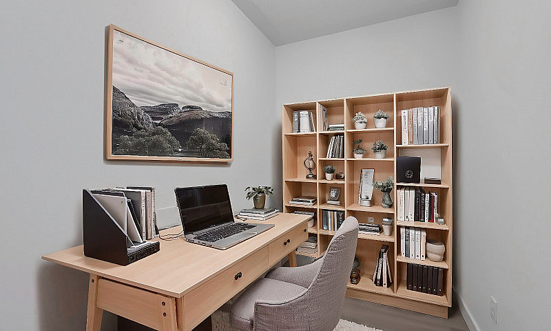 Top Floor Unit | Und...