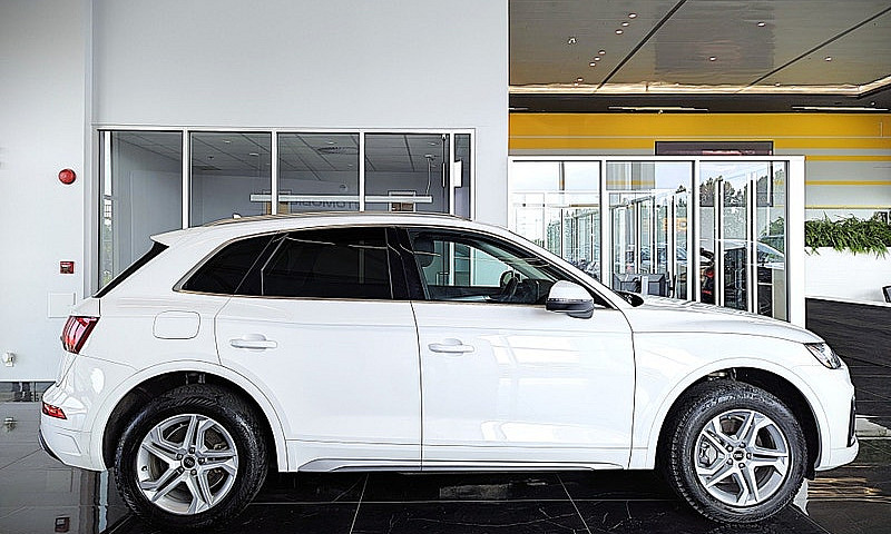 2023 Audi Q5 Komfort...