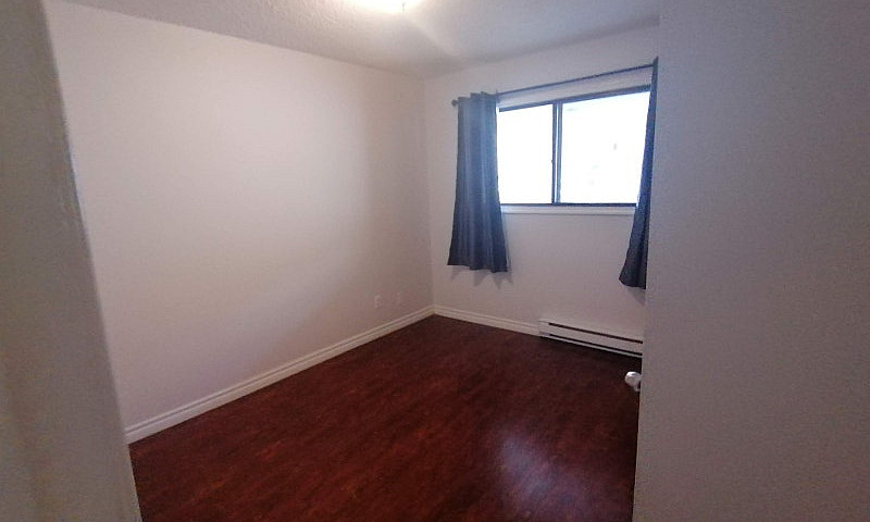 Upper Floor / Renova...