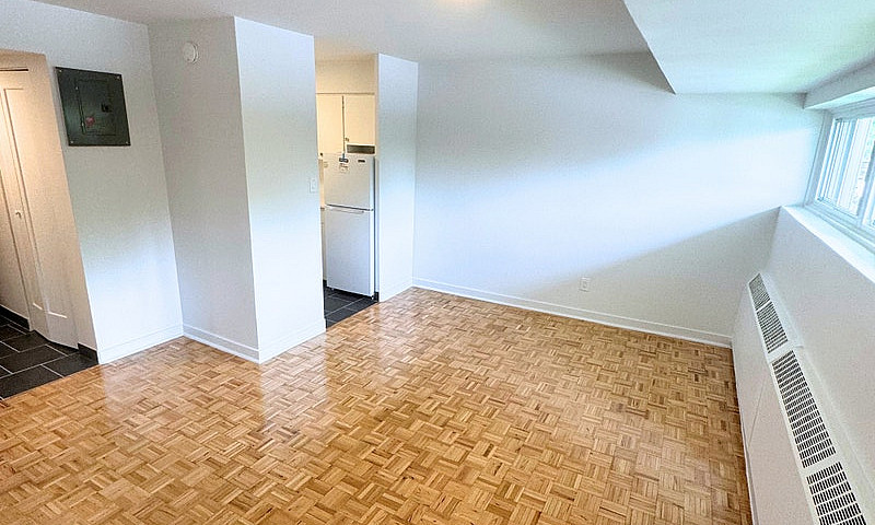 Renovated 3.5 Availa...