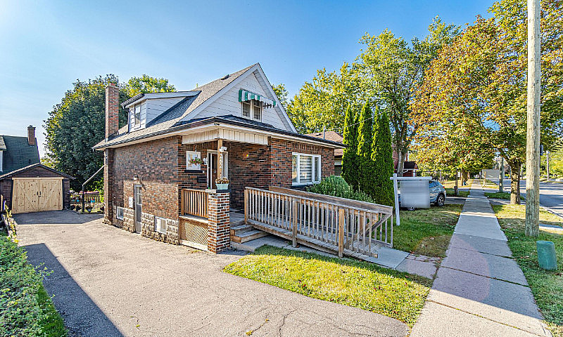 House For Sale In Os...