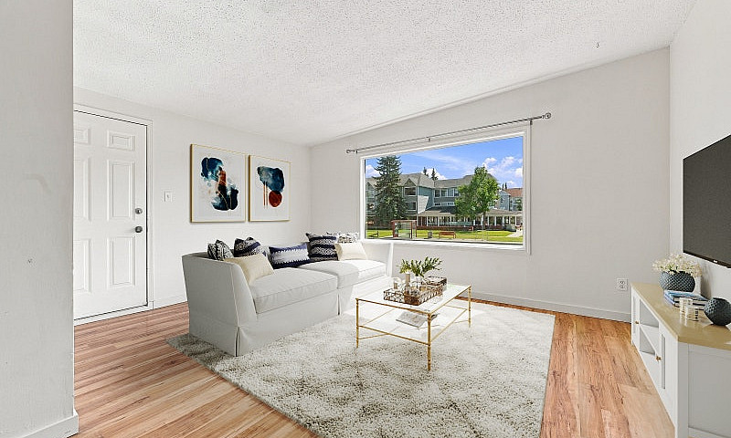 Great Condo In The H...