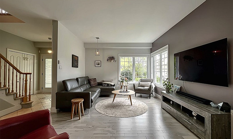 $899,000 - 2 Storey ...