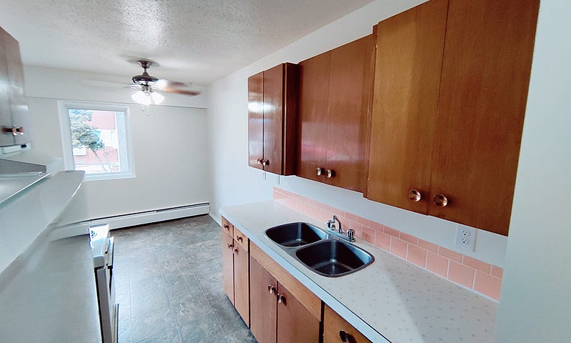 2 Bedroom 1 Bath Wit...