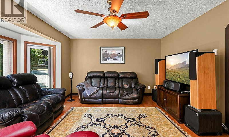 2400 Clark Rd Courte...