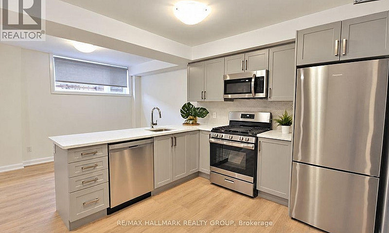 001 - 351 Croydon Av...