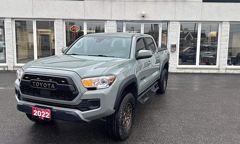 2022 Toyota Tacoma O...