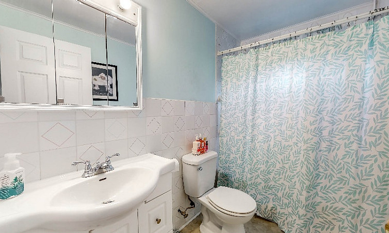 Cozy Yet Spacious Wi...