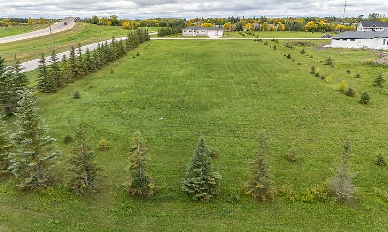East Selkirk 2 Acre ...