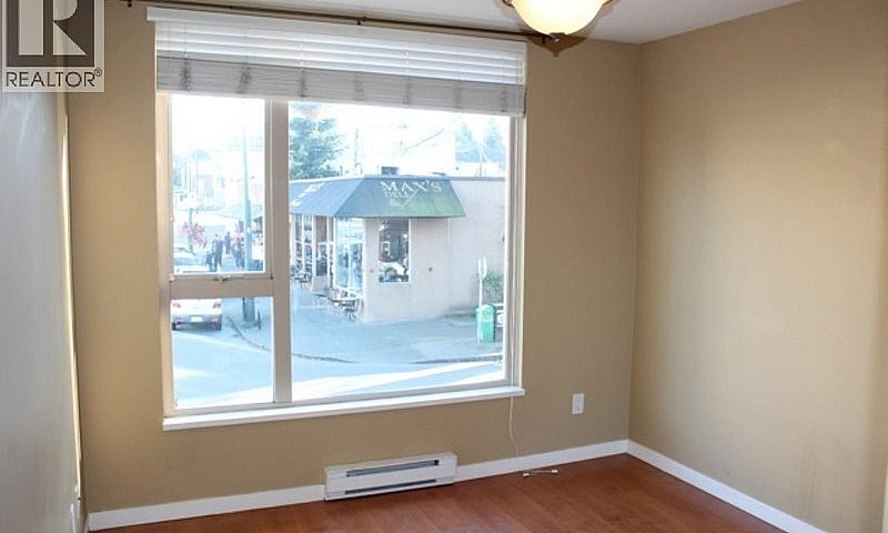 209 3089 Oak Street ...